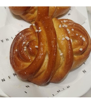 Roll De Cardamomo