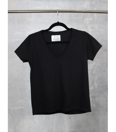 Remera Mujer Negra Escote En V