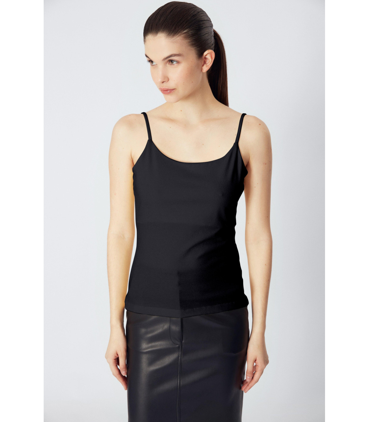 Musculosa Basic Cala Negro