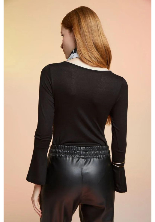 Remera Ámbar Negro