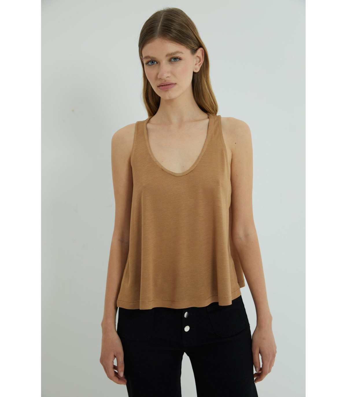 Musculosa Chagall Camel