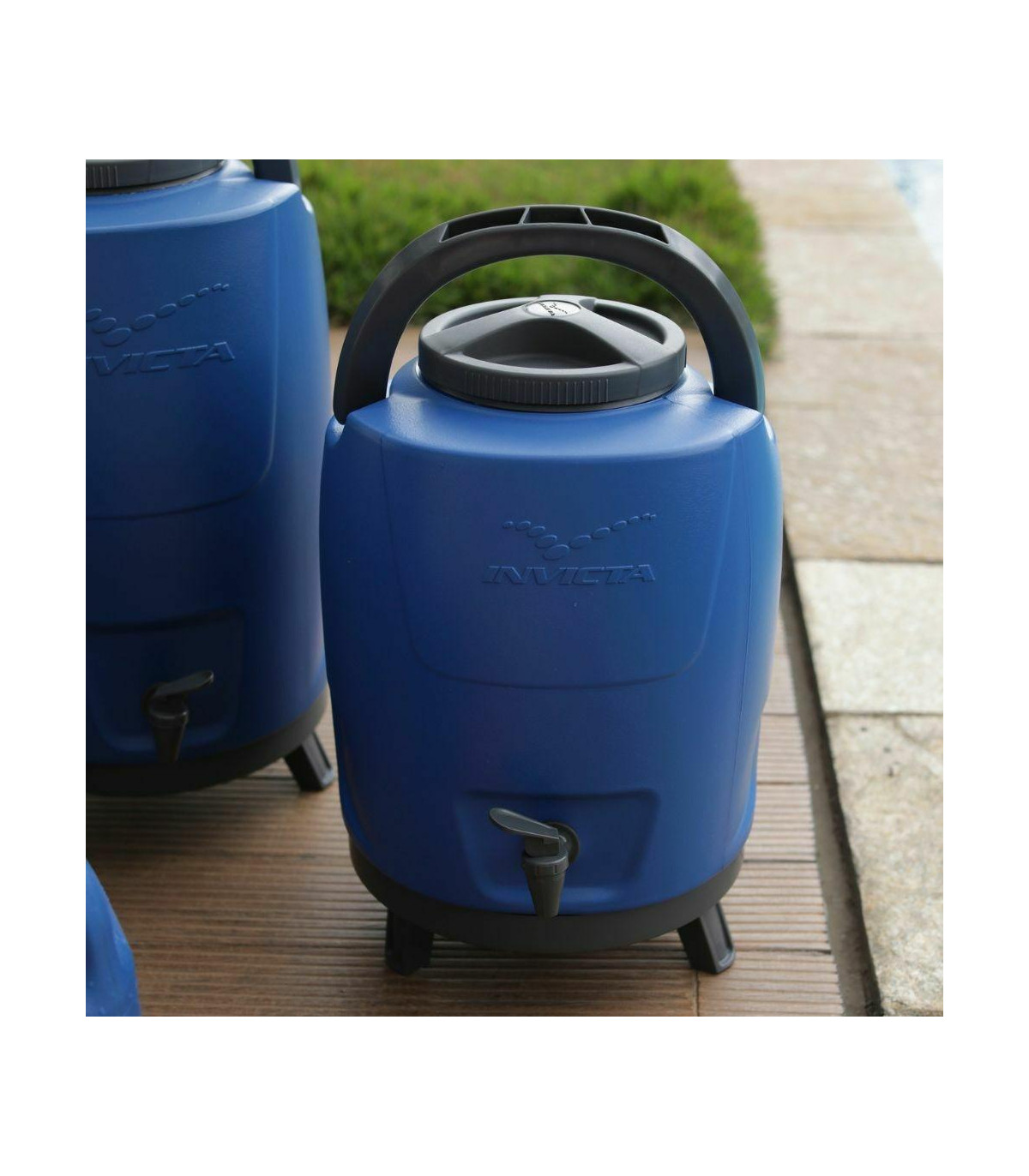 Invicta - Bidon 9 Lt Azul Con Canilla Y Patas