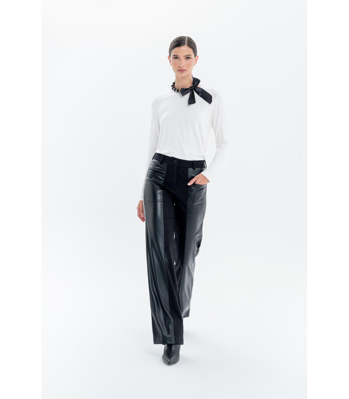 Collar Sissi Negro Diseño Moderno Mujer
