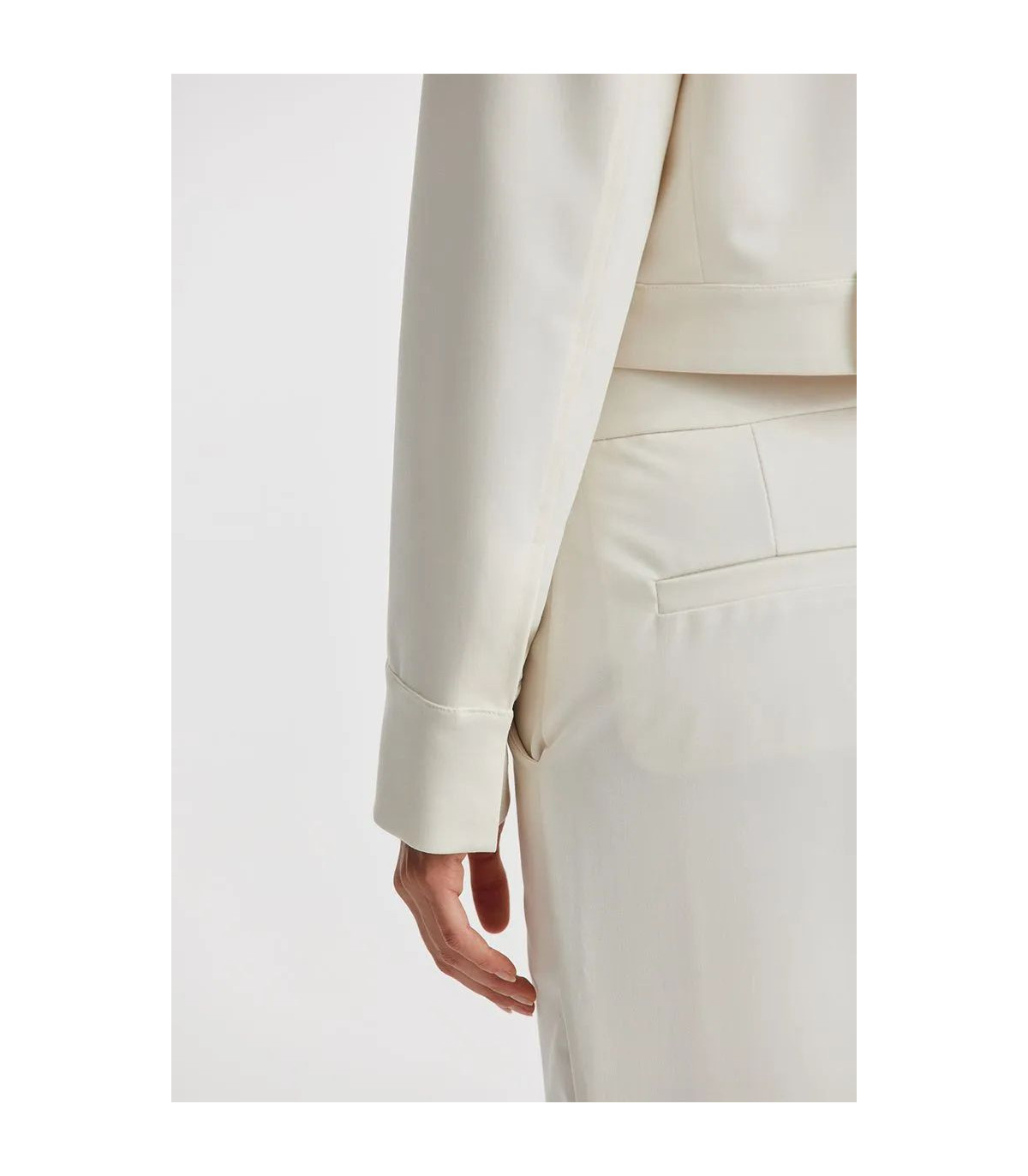 Chaqueta Taku Off White 40